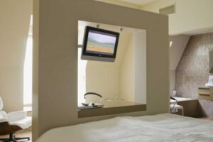 Hotel WordPress theme